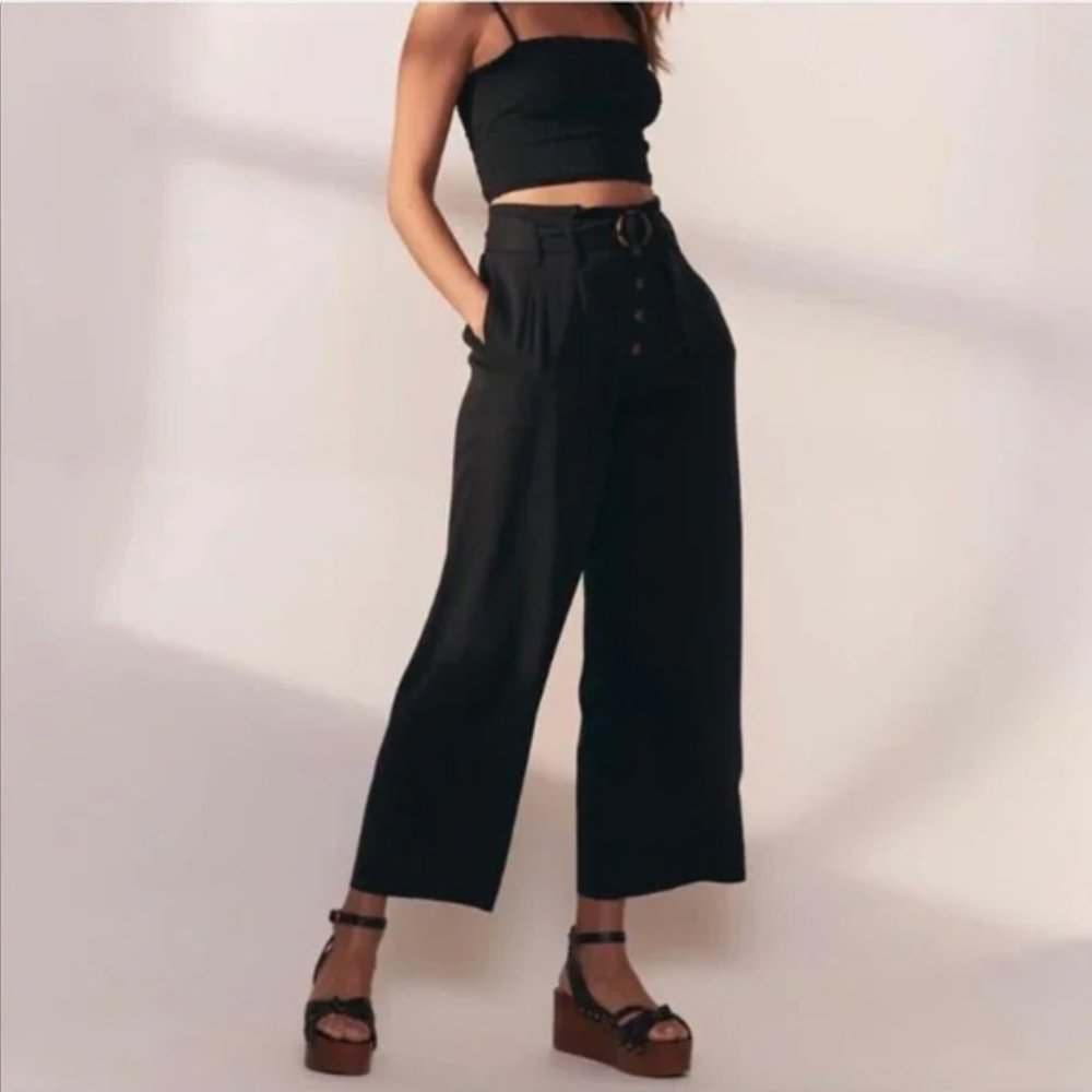 Abercrombie & Fitch Wide Leg Belt Pant